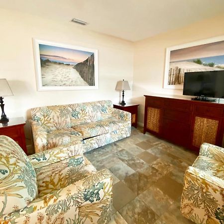 Nautical Watch Aparthotel Belleair Beach Exterior foto