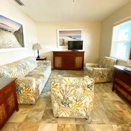 Nautical Watch Aparthotel Belleair Beach Exterior foto
