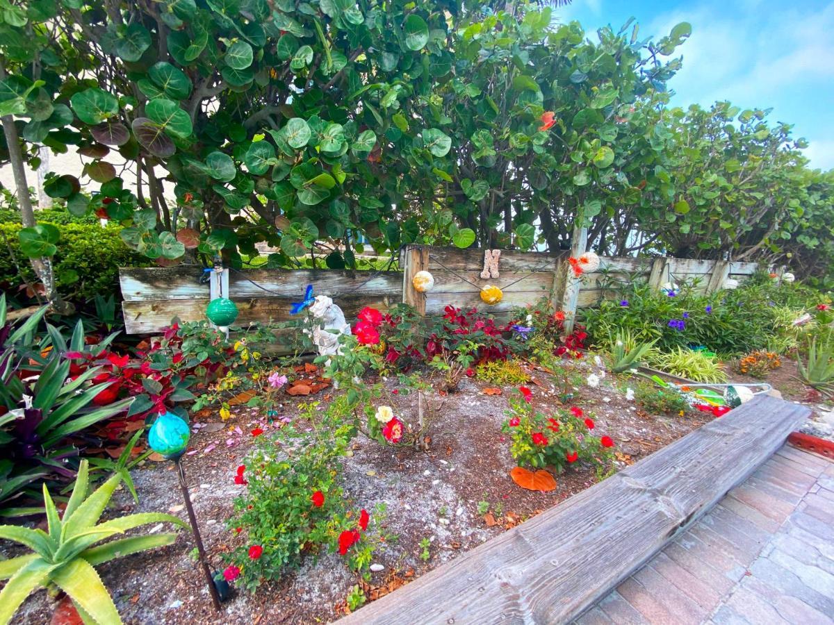 Nautical Watch Aparthotel Belleair Beach Exterior foto