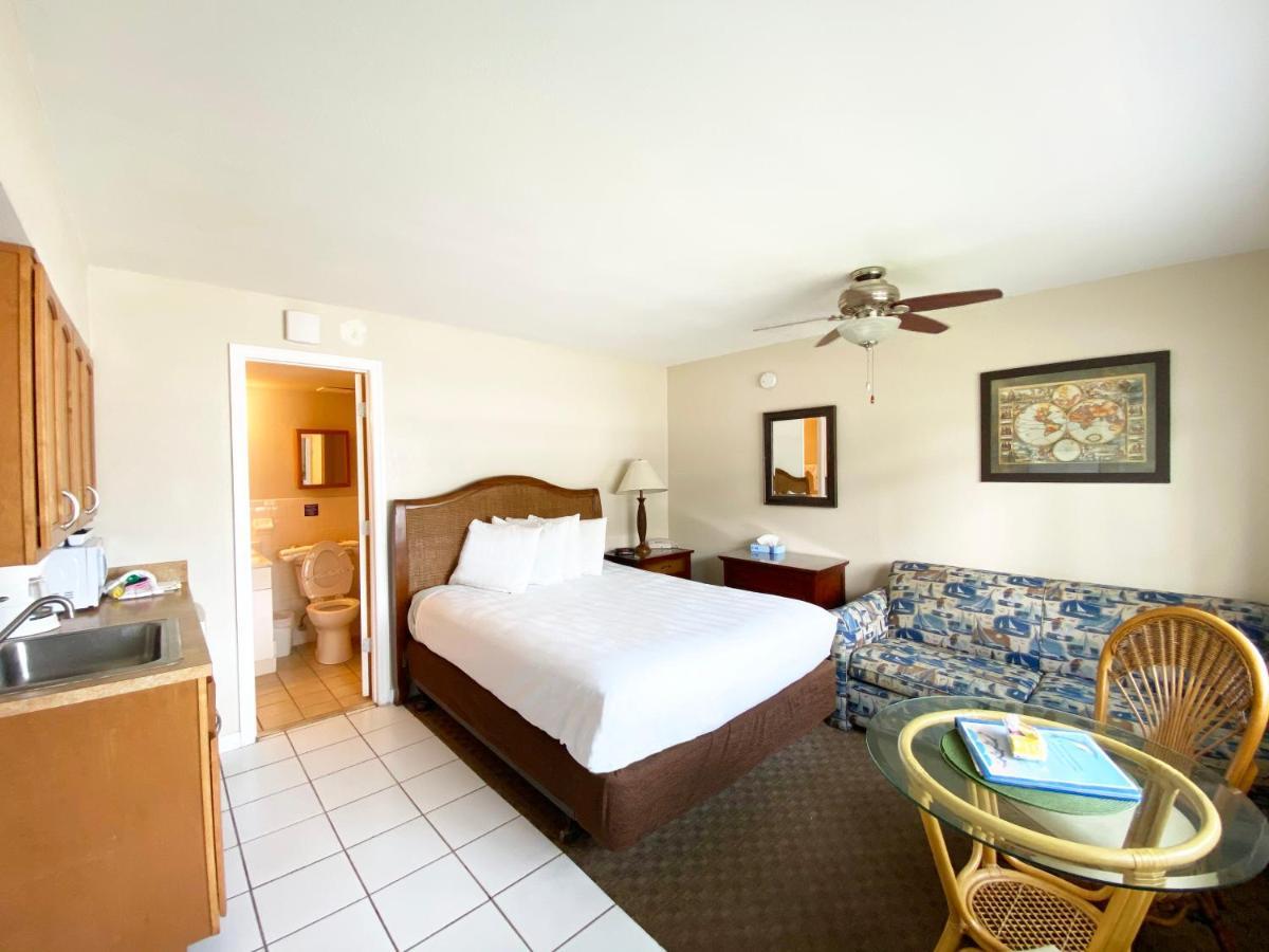 Nautical Watch Aparthotel Belleair Beach Exterior foto