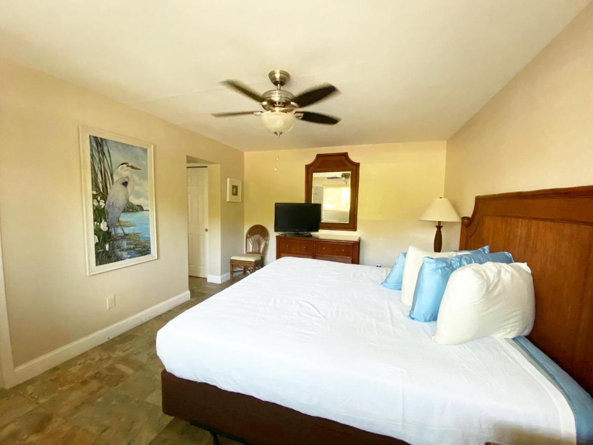 Nautical Watch Aparthotel Belleair Beach Exterior foto