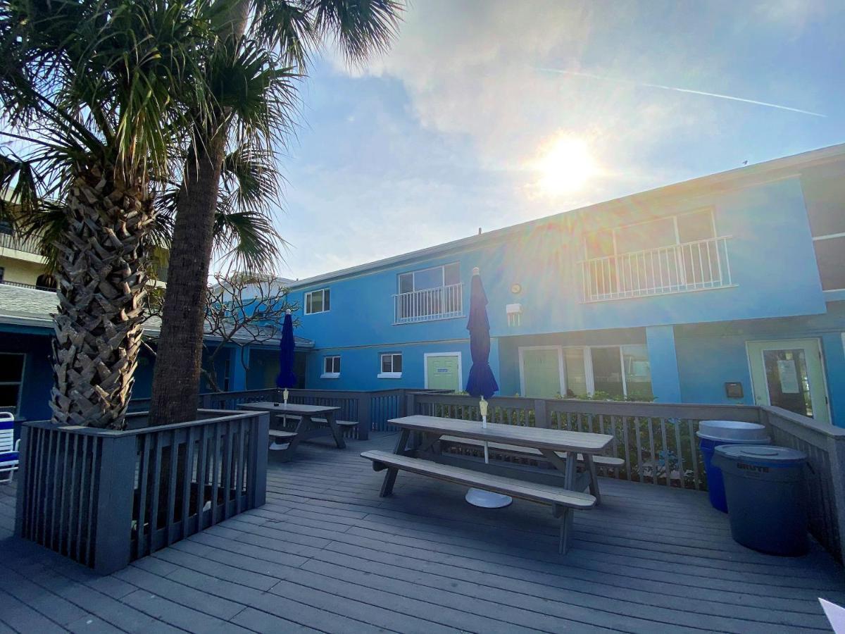 Nautical Watch Aparthotel Belleair Beach Exterior foto